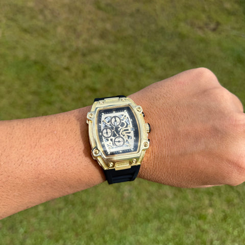 Reloj Cuadrado Black / Gold