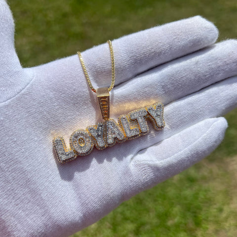 Loyalty pendant gold